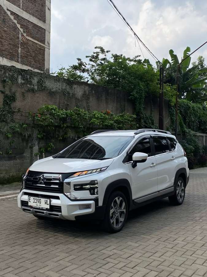 MITSHUBISHI EXPANDER CROSS PREMIUM PACKAGE 2023