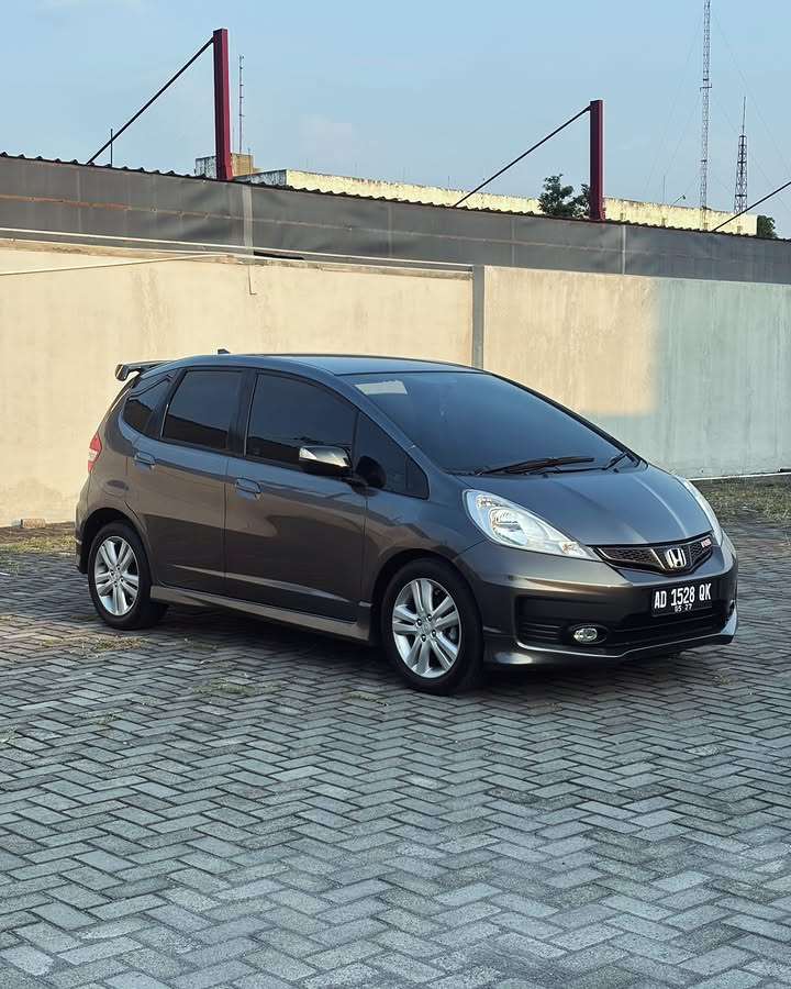 Honda Jazz GE8 1.5 RS AT 2011