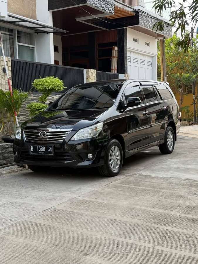 INNOVA V MATIC BENSIN 2012