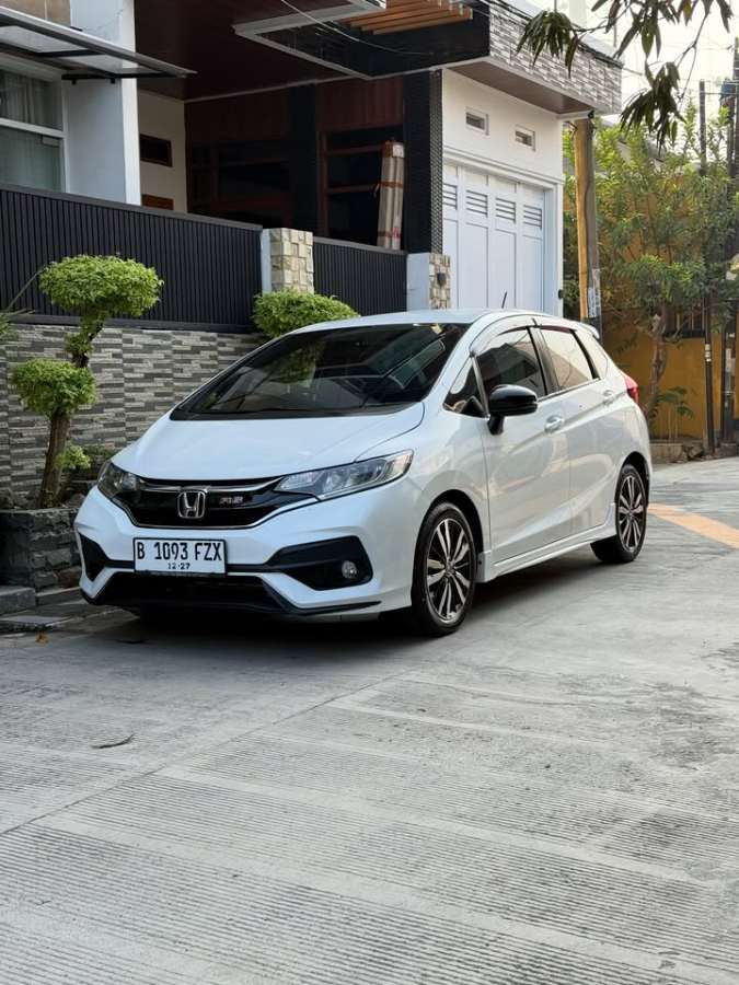 HONDA JAZZ RS MATIC FACELIFT 2017