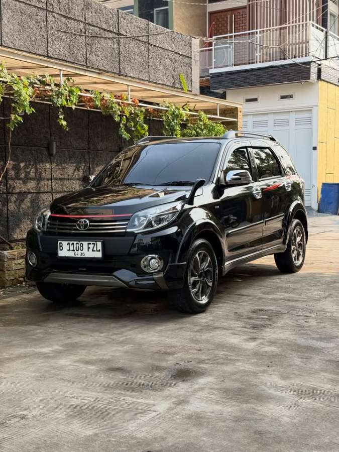 TOYOTA RUSH ULTIMO MATIC 2017