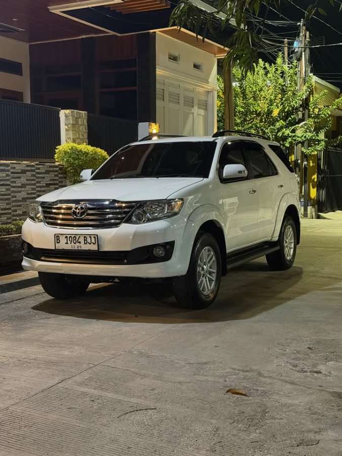 TOYOTA FORTUNER G LUX MATIC BENSIN 2013